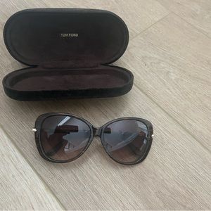 Tom Ford Linda TF324